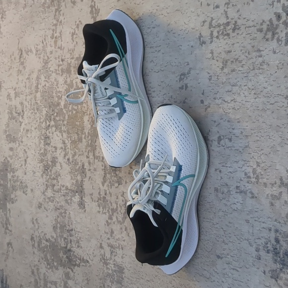 Nike Air Zoom Pegasus 38 - Picture 3 of 12